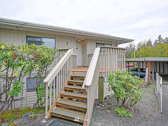 4th image of 8400 276th Pl NW APT 3
