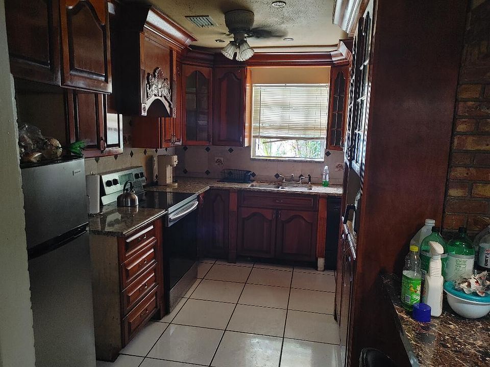 2nd image of 3400 NW 43rd Avenue