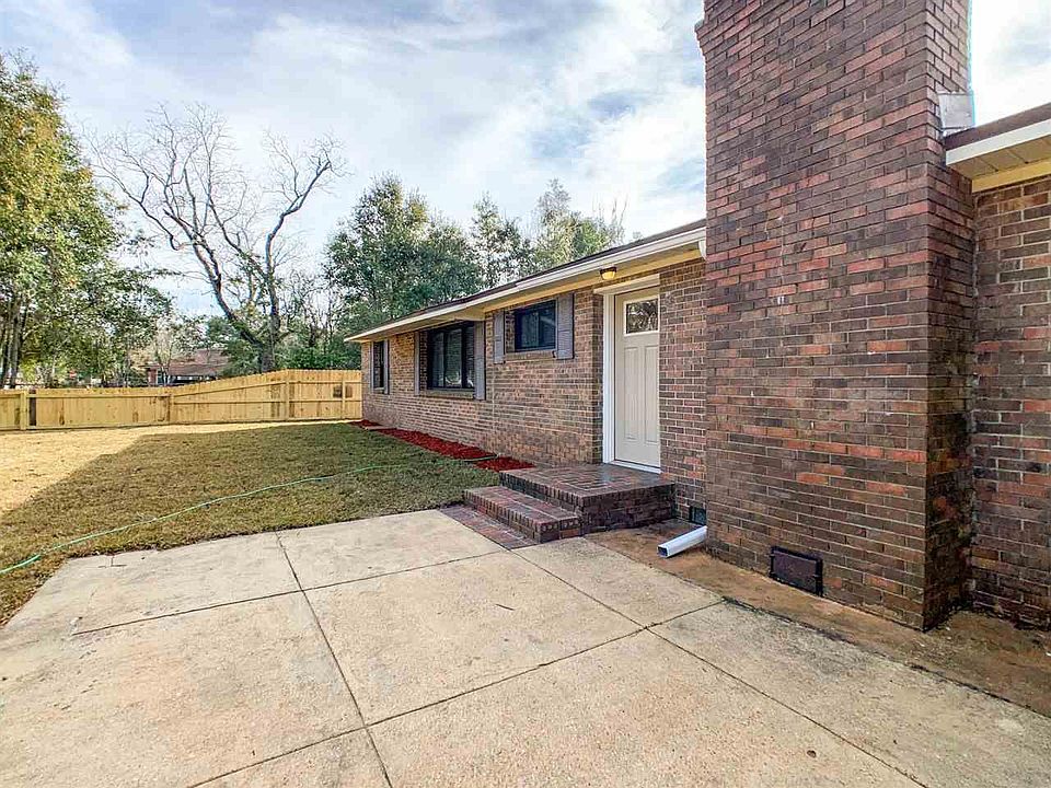 1st image of 2529 Truman Ave