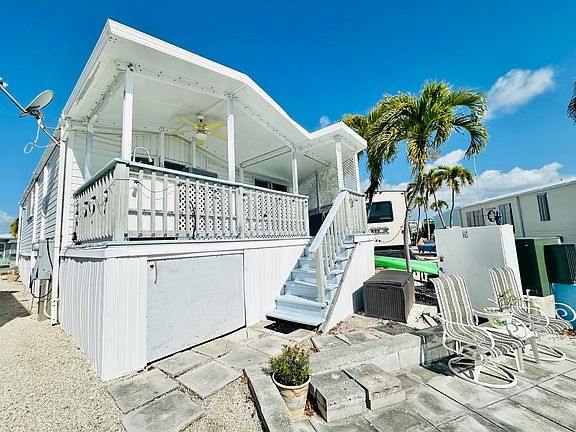 3rd image of 701 Spanish Main Dr #455