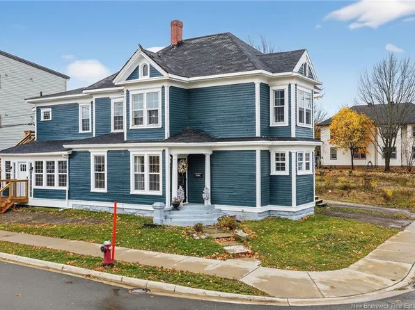 78 Wesley St, Moncton, NB E1C 4V8