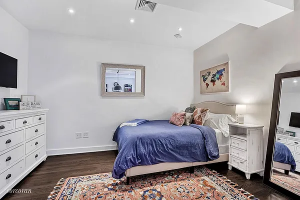 Rented by Corcoran | media 17