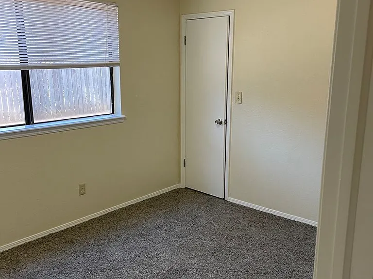 Country Grove Apartments — Photo 6