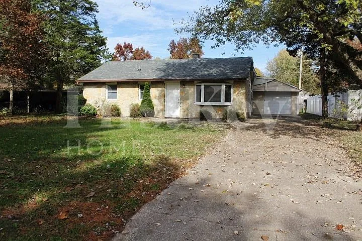 3 bed, 2.0 bath, 1387 sqft, $2,015 — Photo 3