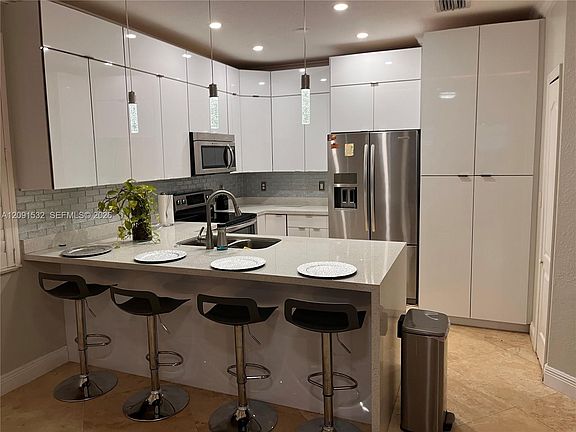 3rd image of 15257 SW 8th Way
