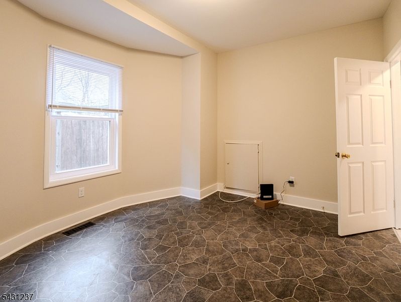 1st image of 88 Trinity St
