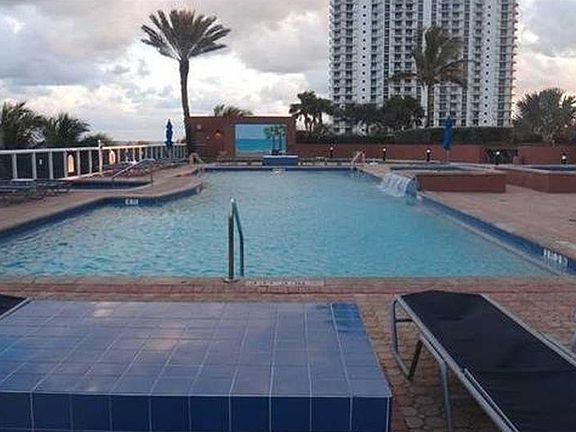 Ocean III Swimming Pool Patio