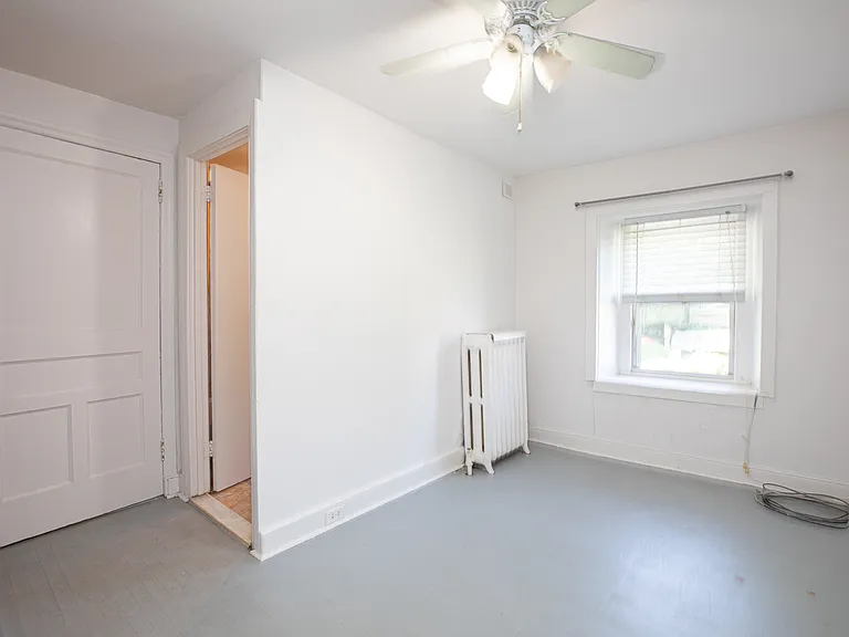 470 Conarroe St — Photo 20