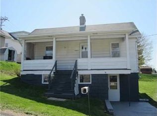 16 Wylie Ave, Houston, PA