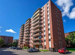 45 Paisley Blvd W #304, Mississauga, ON L5B 1E4