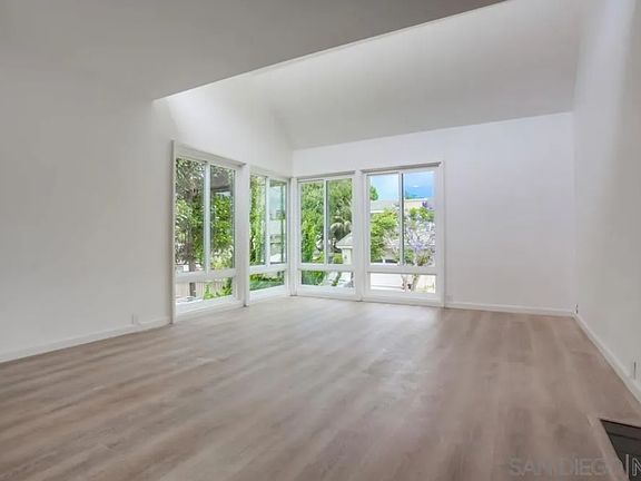 5th image of 743 Bonair Way APT B