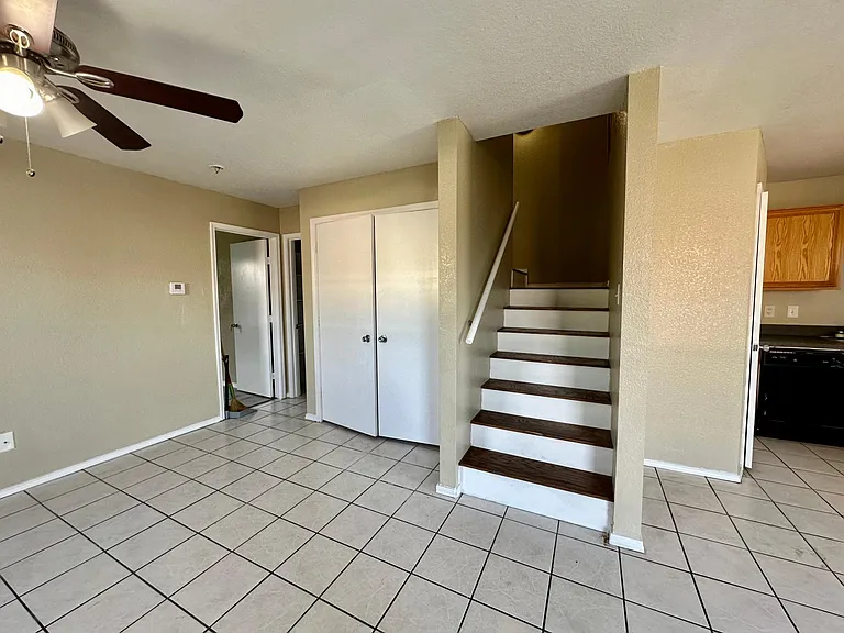 307 Kings Way Dr #A — Photo 3