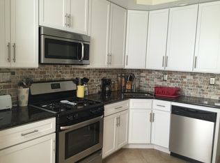 215 Dodd St, Weehawken, NJ 07086