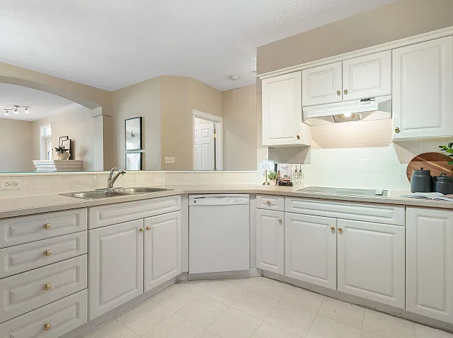 2422 Erlton St SW — Photo 12