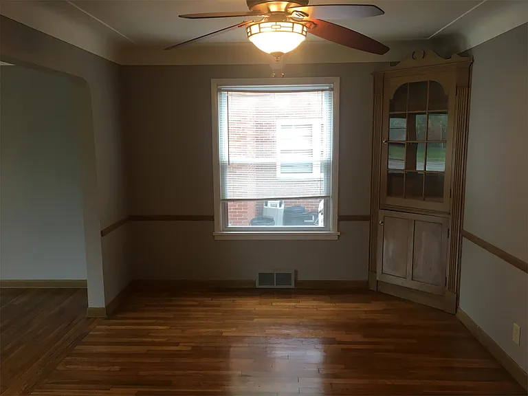2381 Warrensville Center Rd — Photo 7
