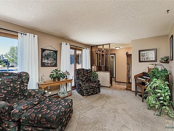 4th image of 291 Montclair Dr