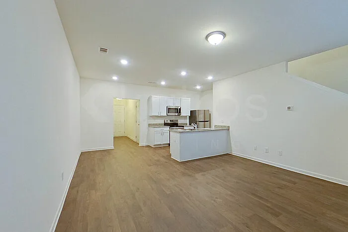 223 Long Island Dr — Photo 2
