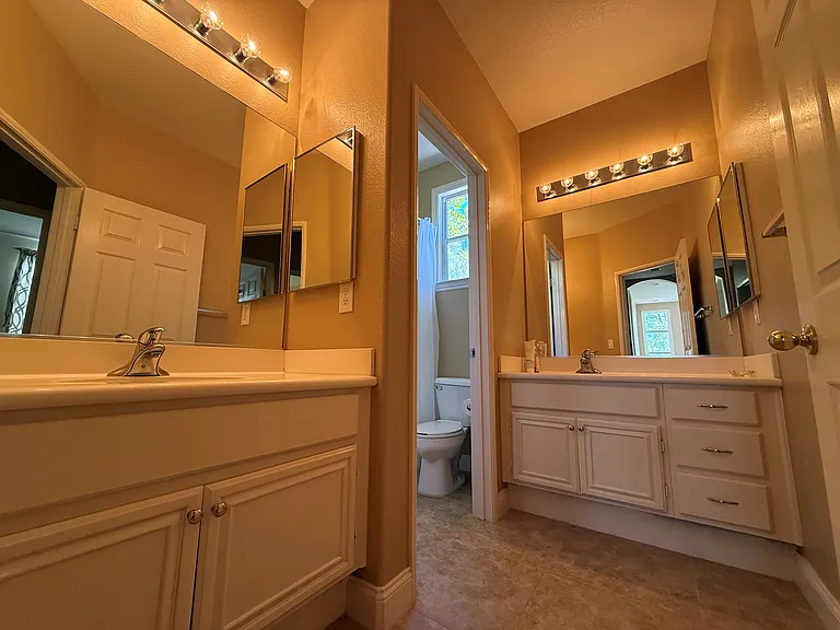 2nd bathroom