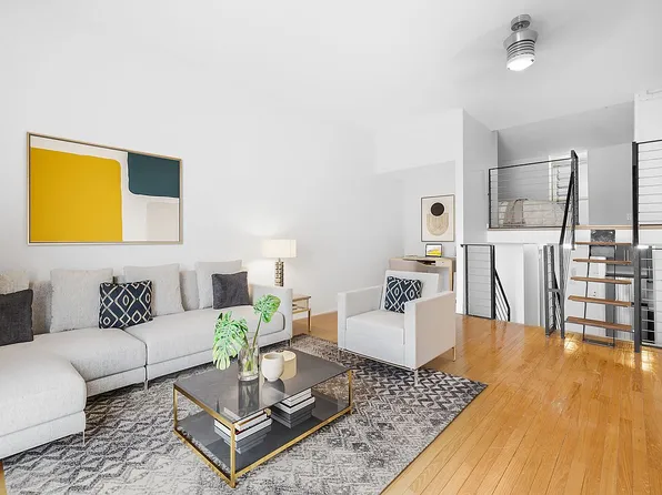 184 Thompson St APT 5B, New York, NY 10012