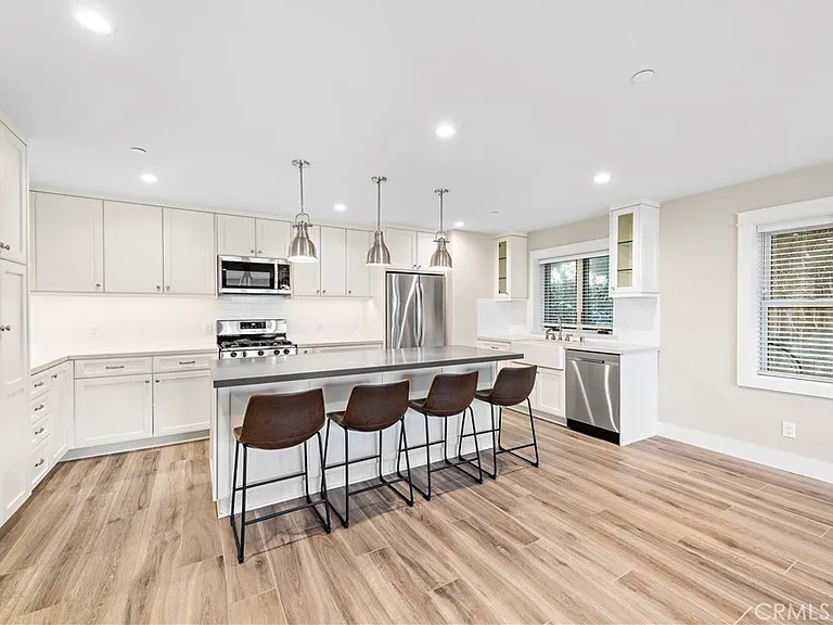 826 Cliff Dr #LOWER — Photo 6