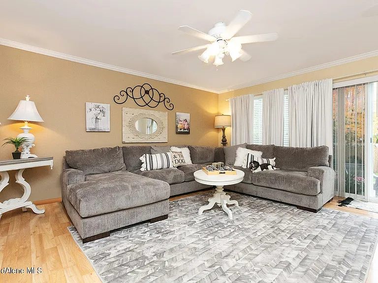 6113 N La Rochelle Dr — Photo 4