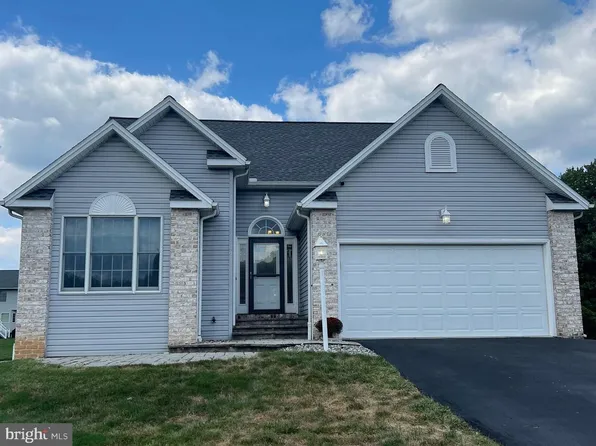 407 Woodland Dr, Dillsburg, PA 17019