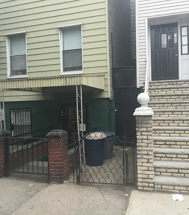 2nd image of 196 Devoe St