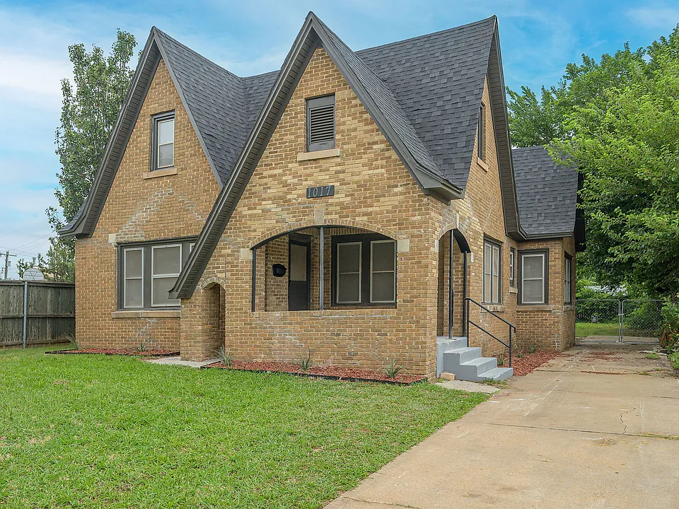1017 NE 16th St