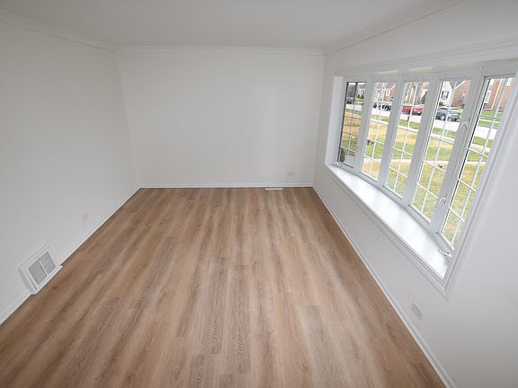 4th image of 7917 W Metropole St