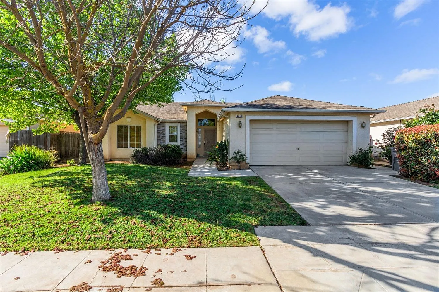 4643 W Menlo Ave photo 1