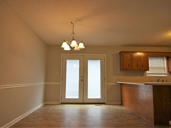 5th image of 1026 Hedge Apple Dr