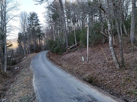 4th image of 1 Papas Mountain Rd