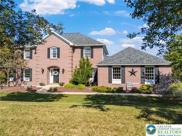 3519 Sharon Cir N, Schnecksville, PA 18078