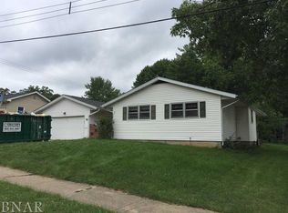 86 Bay Shore Dr, Decatur, IL 62521