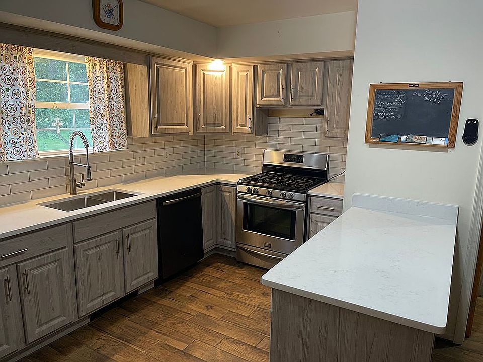 2nd image of 300 Penn Forest Rd N