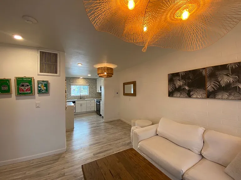 1 and 2 Bedrooms Great Location with Community Pool and Onsite Laundry! 1/2 of Mile from U of A — Photo 53
