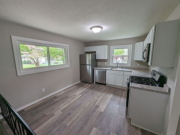 2nd image of 5423 Tulip Ave