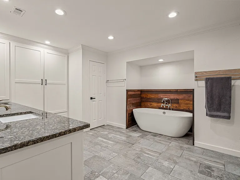 1015 Cimarron Cir — Photo 21