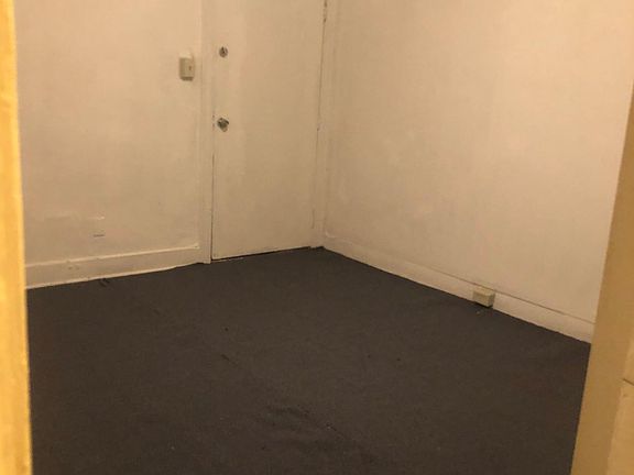4th image of 910 N Van Ness Ave #1/2