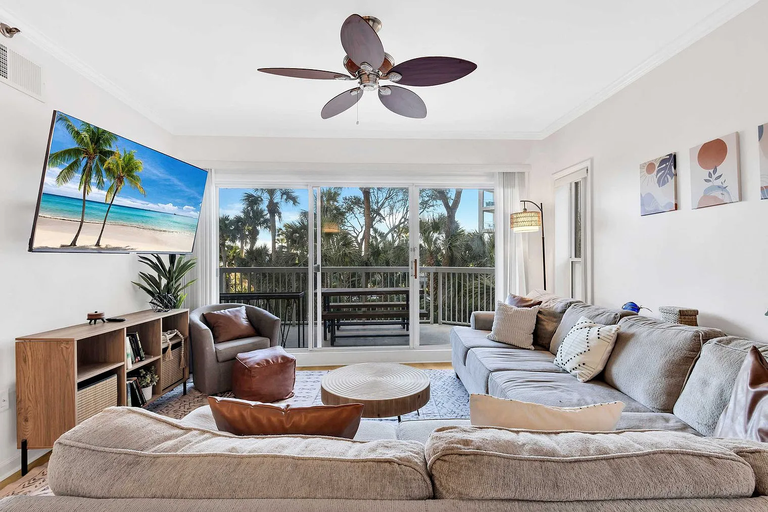 2 bed, 2.0 bath, 1162 sqft, $5,389 — Photo 3