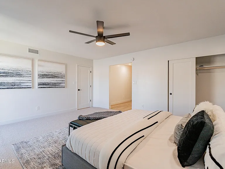 938 W Mission Ln — Photo 32
