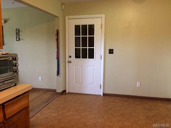 4th image of 1249 Wehrle Dr