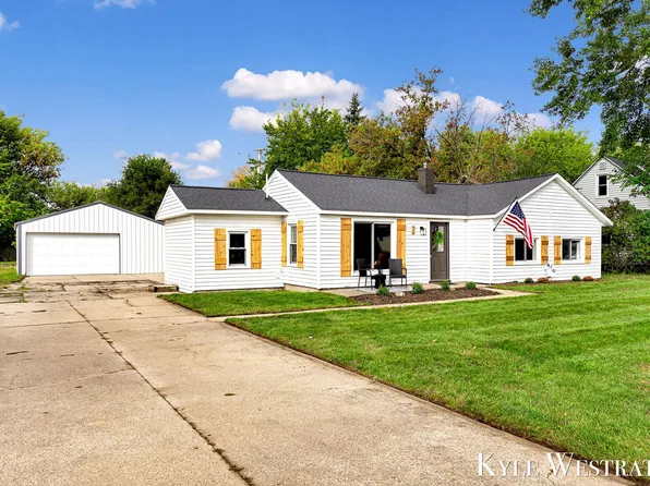 71 71st St SW, Grand Rapids, MI 49548