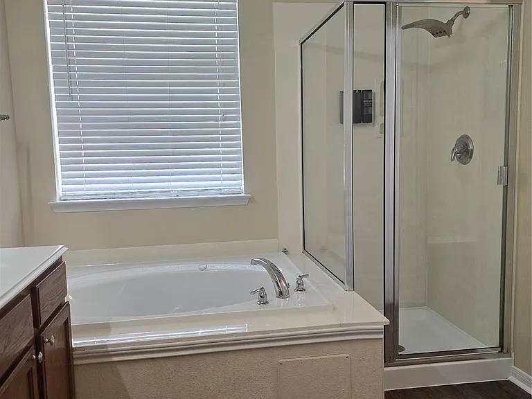 2706 Courtyard Ln — Photo 14