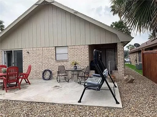 2 bed, 1131 sqft, $1,100 — Photo 2