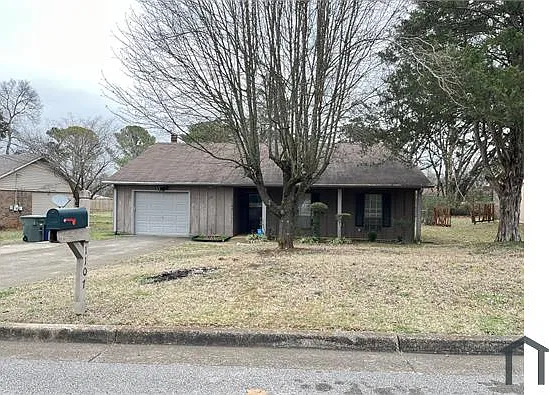 3 bed, 1400 sqft, $1,400 — Photo 1