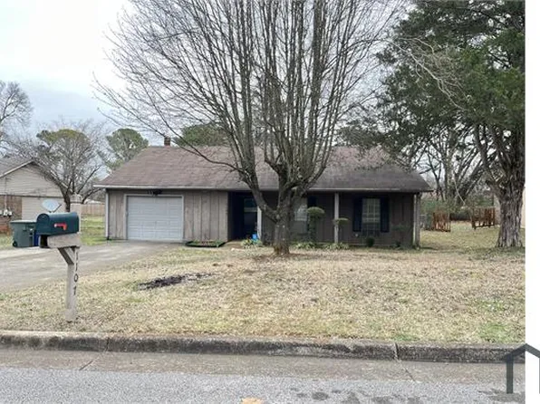 1107 Club View Dr NW, Huntsville, AL 35816