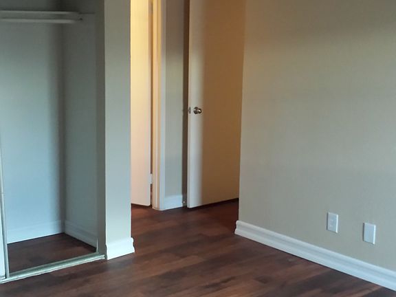 5th image of 1386 Oakdale Ave APT G