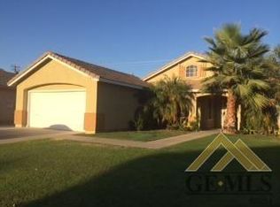 4710 Triple Crown Dr, Bakersfield, CA 93312