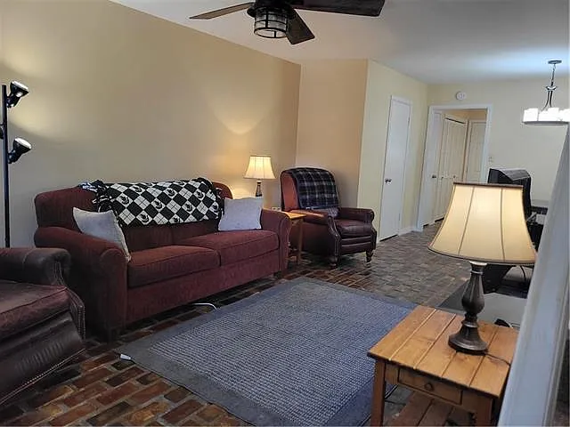 839 E Boyd Dr #C — Photo 5